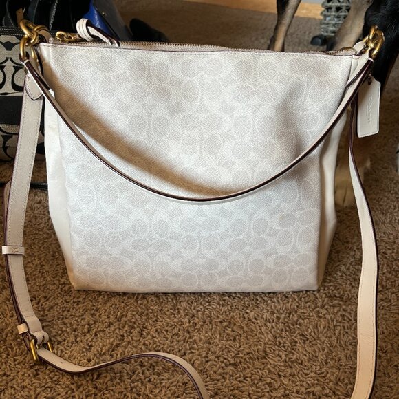Coach shay shoulder bag in signature canvas hotsell